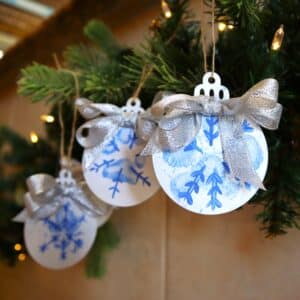 Snowflake ornament made out of a dogs paw print
